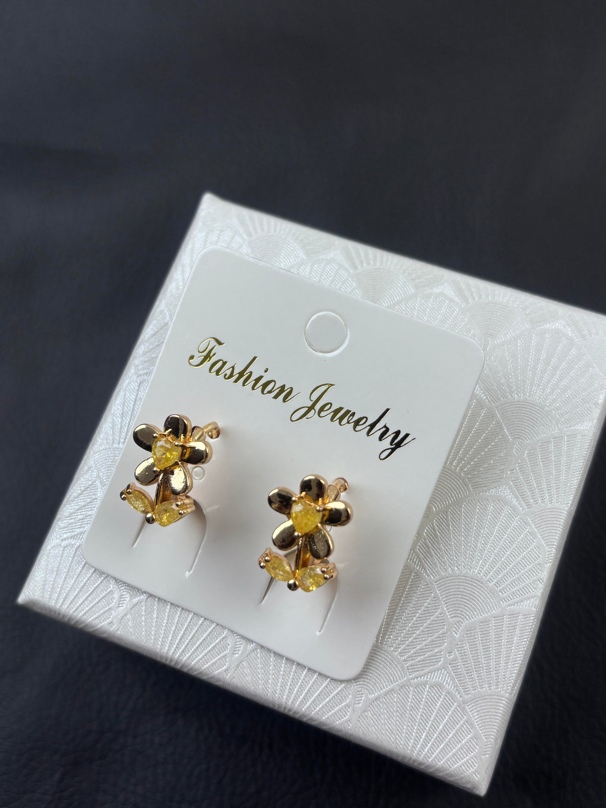 Yellow Crystal Flower Stud Earrings Gold Tone Women Fashion Jewelry
