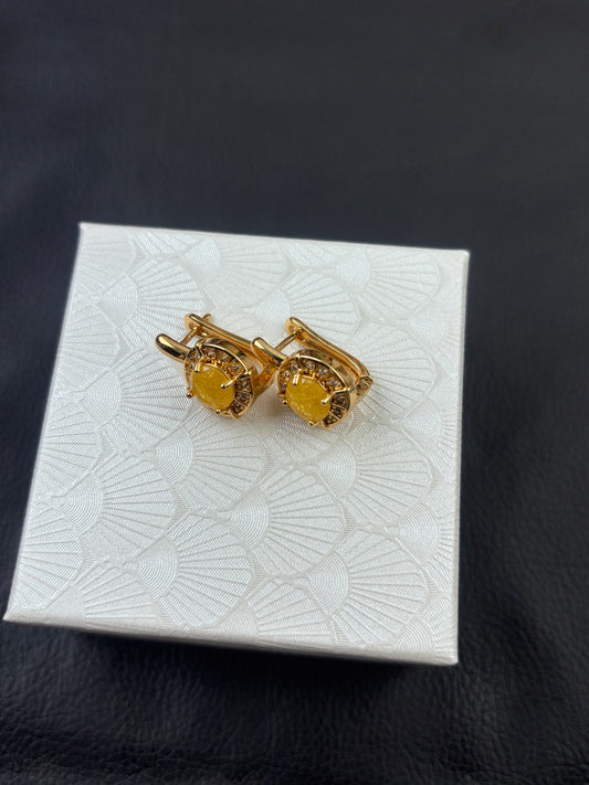Gold Tone Round Yellow Gem Crystal Lever Back Earrings Vintage Inlaid Rhinestone Drop Earrings for Women Daily Party Jewelry