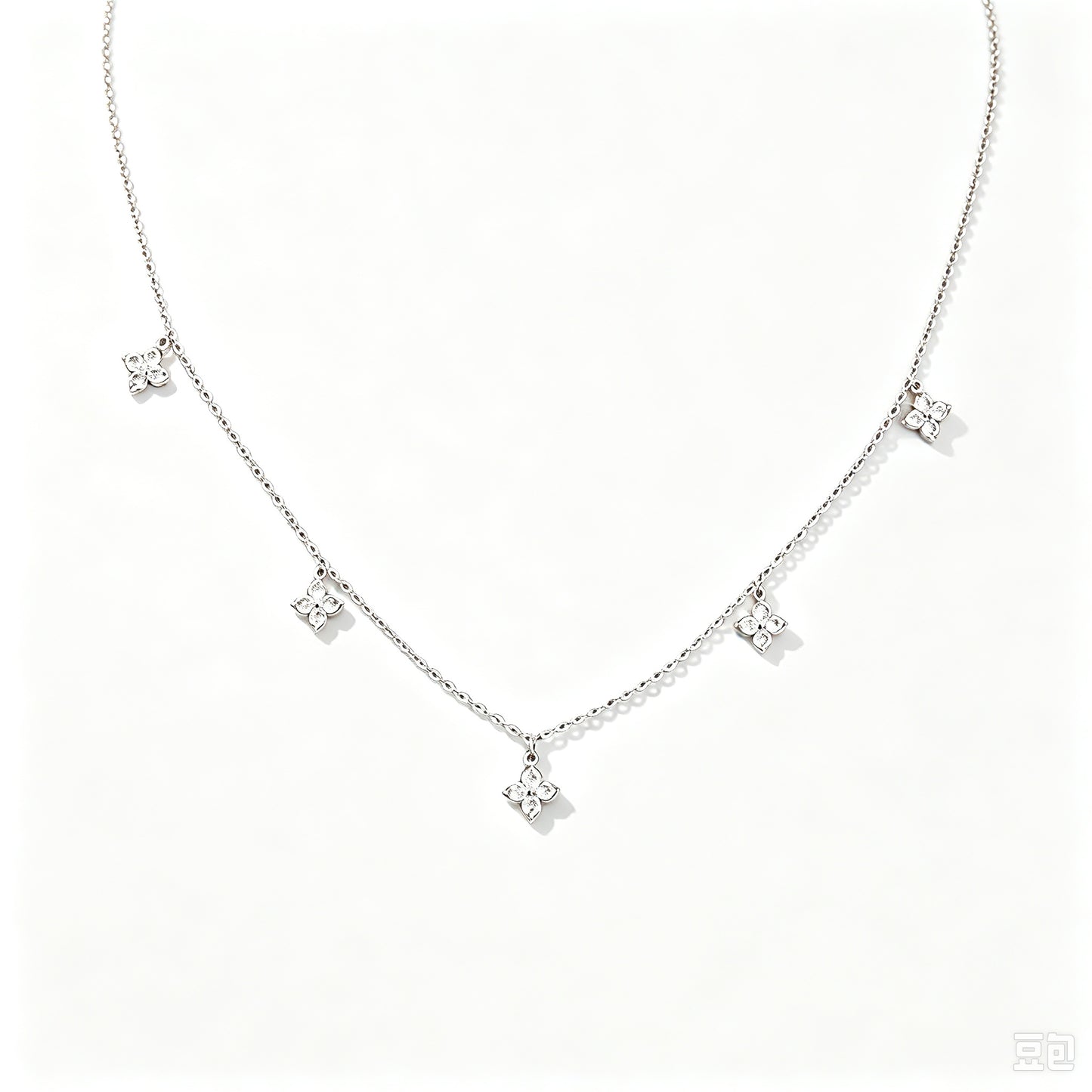 White square crystal zircon four-leaf clover necklace